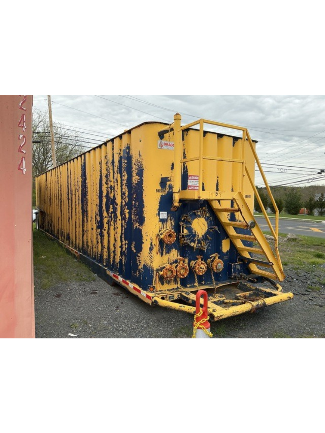 Front of Dragon flat top frac tank #55911