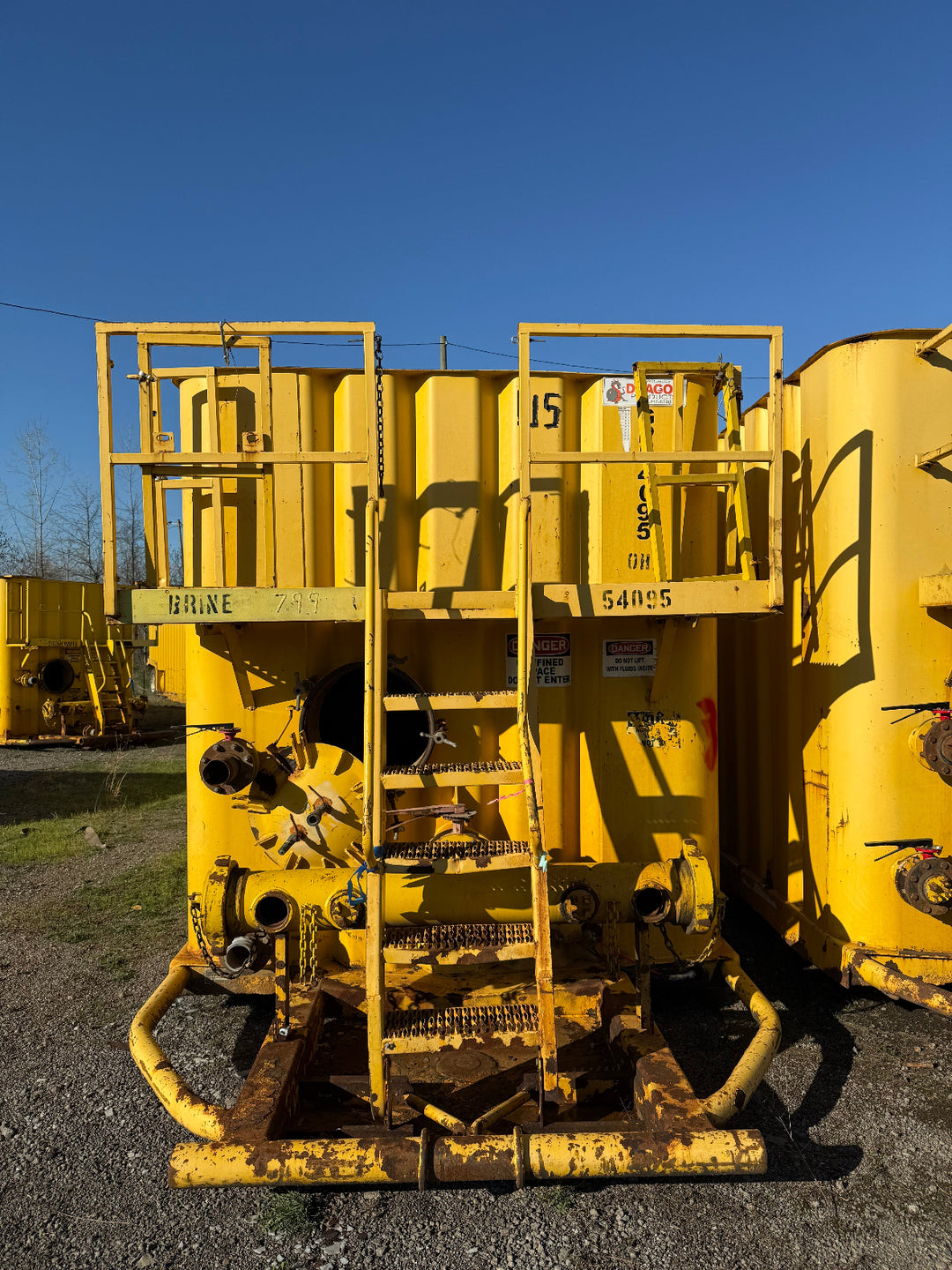 Front of Dragon flat top frac tank #GP54095