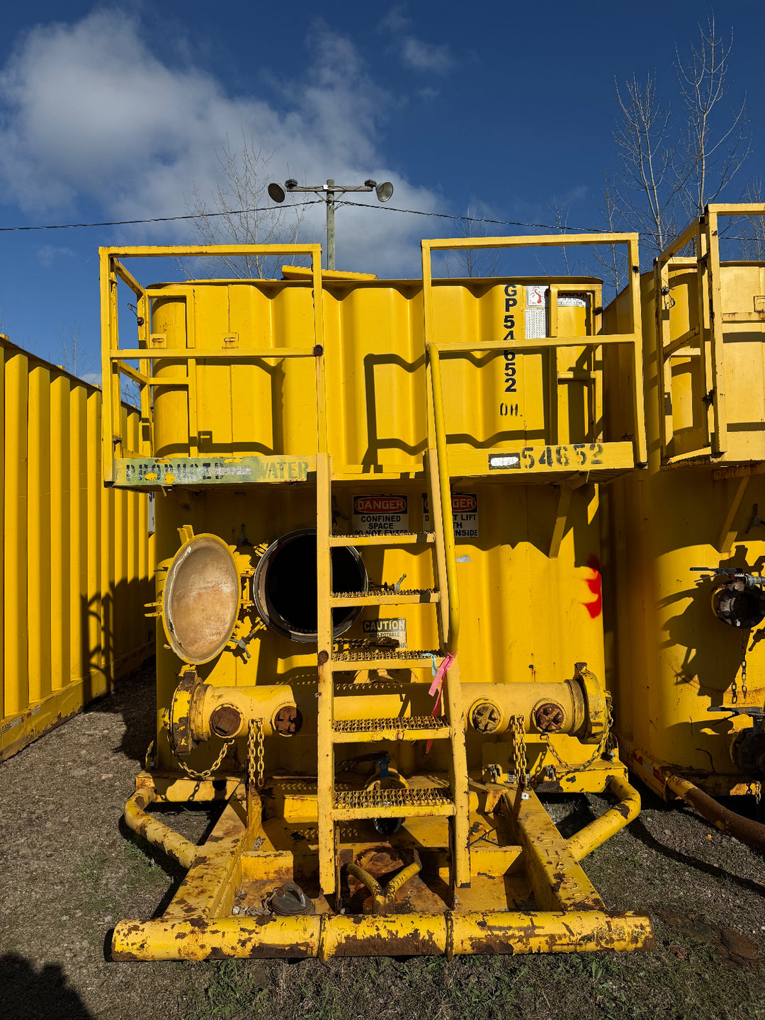 Front of Dragon flat top frac tank #GP54652