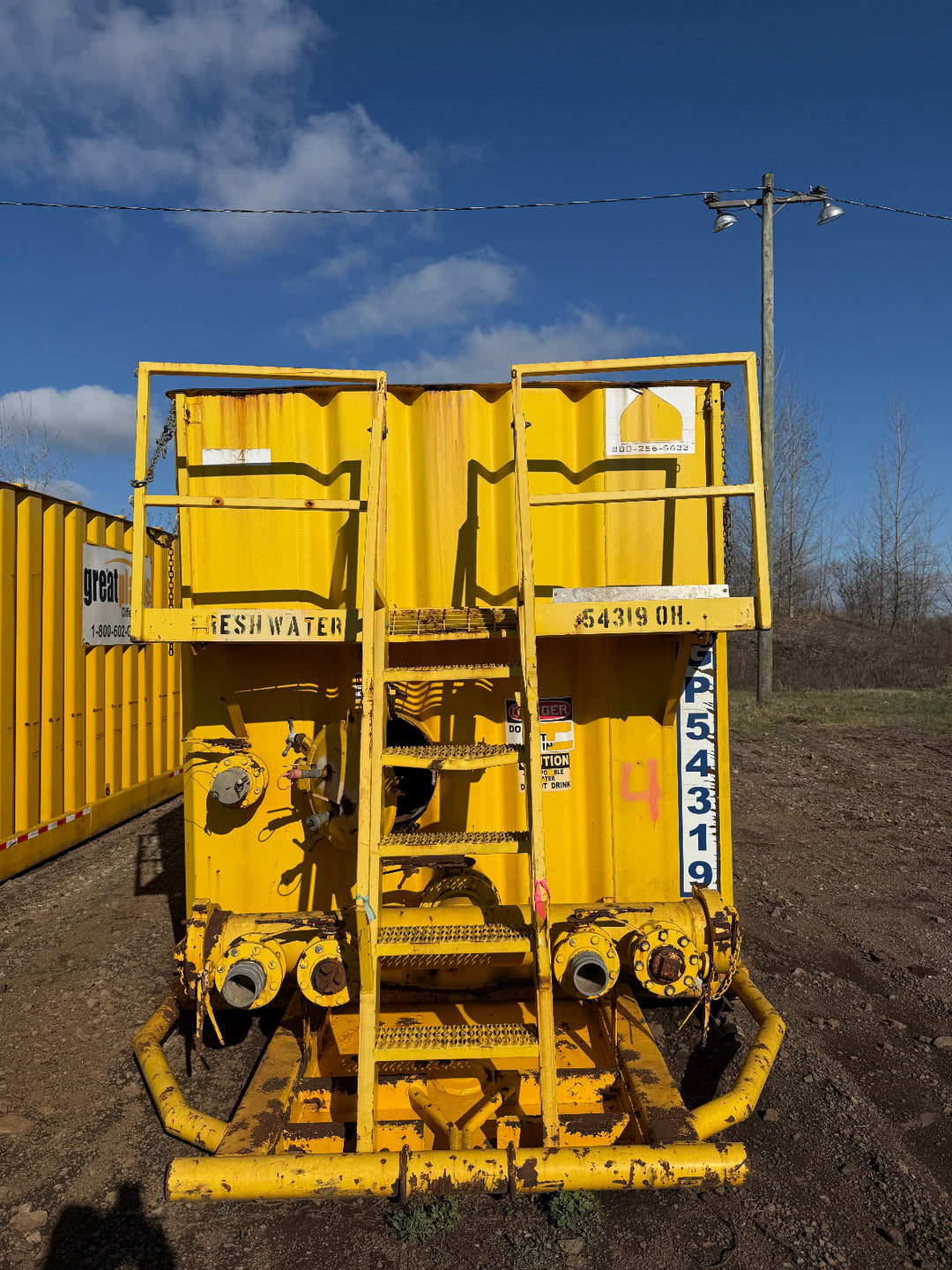 Front of Pinnacle flat top frac tank #GP54319