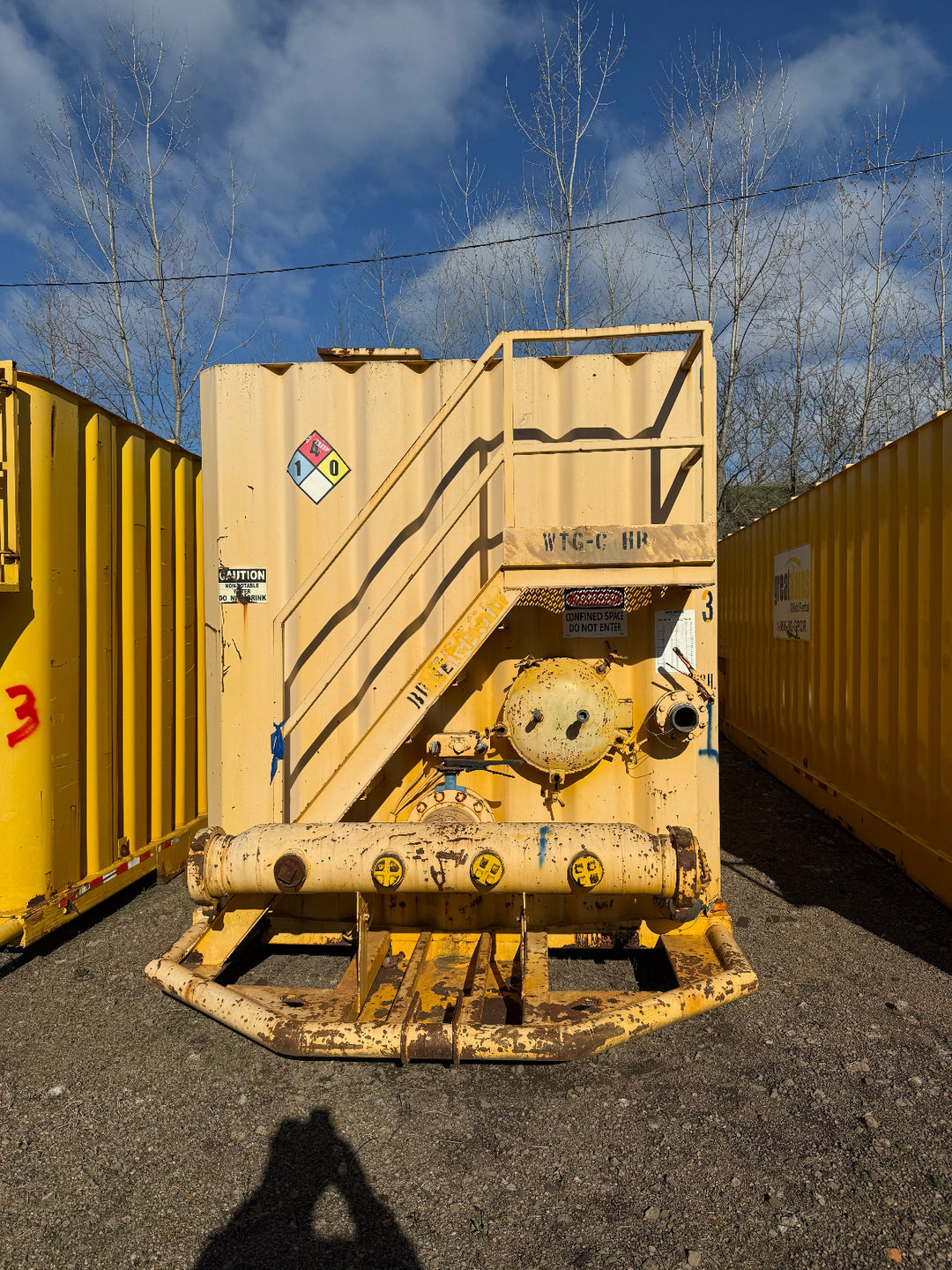 Front of Wichita flat top frac tank #GP50053