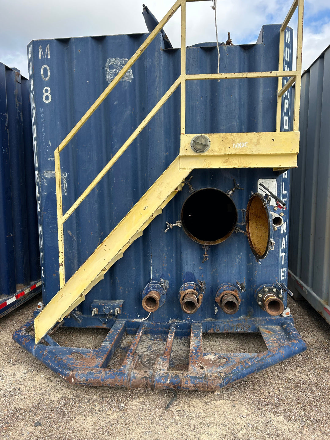 Front of Wichitafrac tank #07129 vapor tight