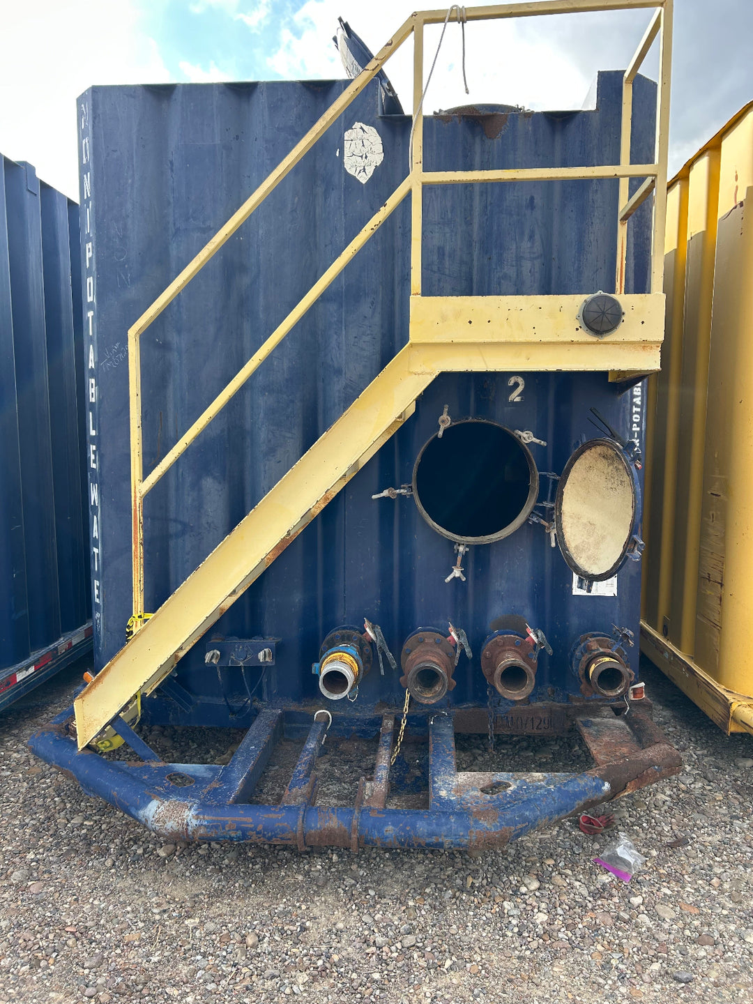 Front of Wichita frac tank #071290 vapor tight