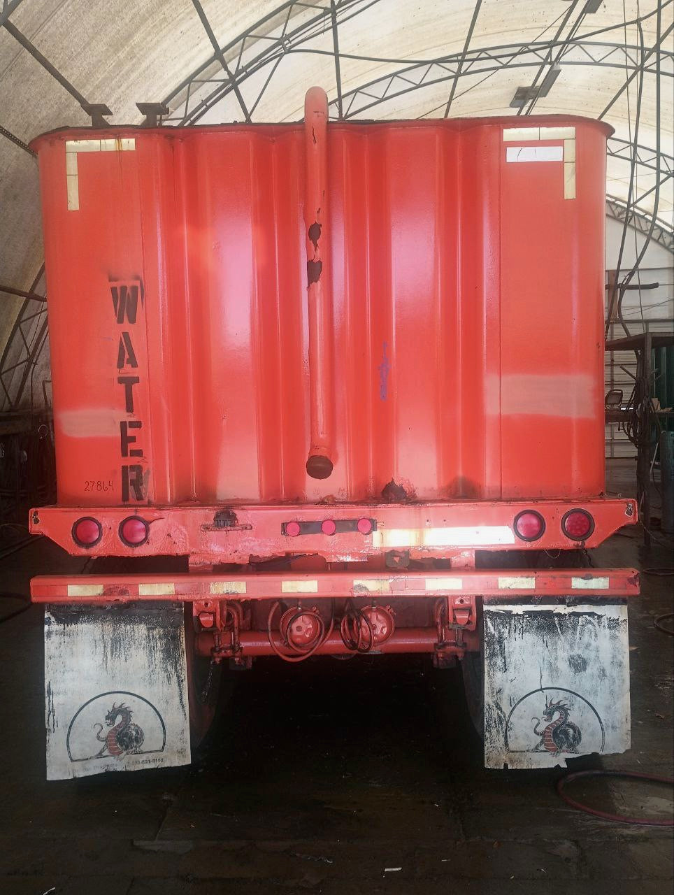Dragon Flat Roof Frac Tank with External Manifold *RED* (21,000 gal.) (27864)