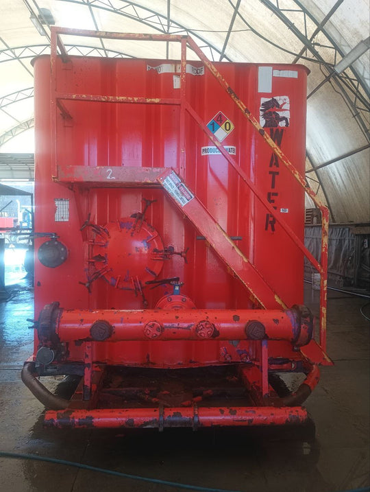 Dragon Flat Roof Frac Tank with External Manifold *RED* (21,000 gal.) (27864)