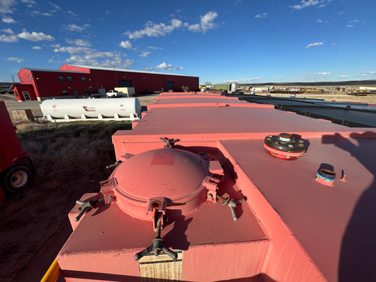 Pinnacle Side Stair Frac Tank (C650)