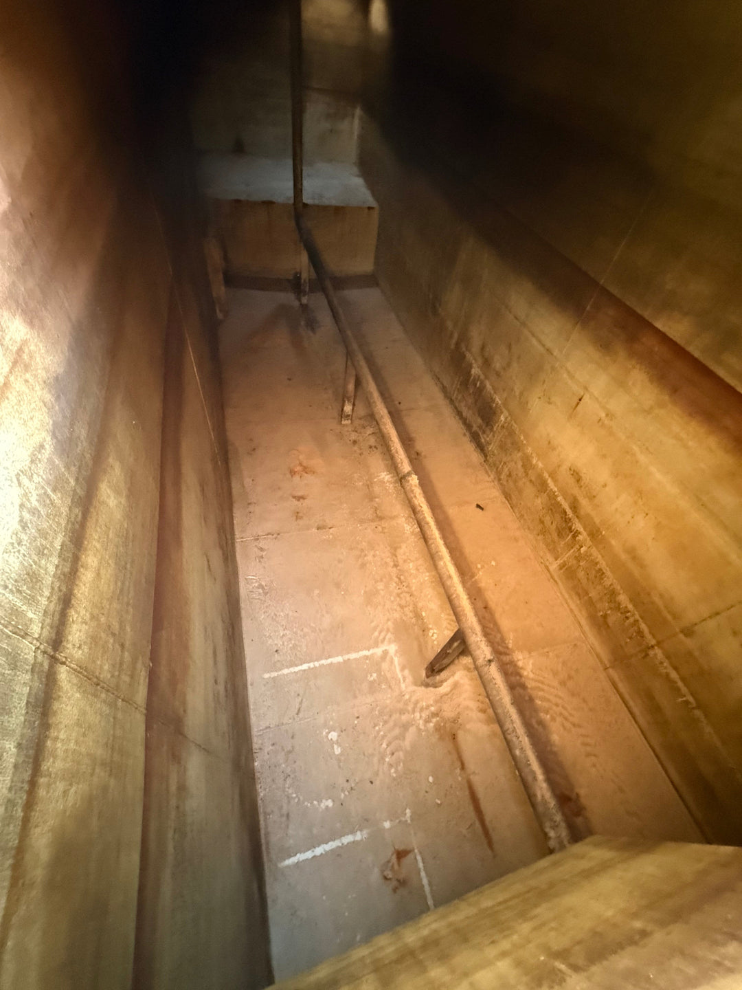 Sabre Side Stair Frac Tank (600)