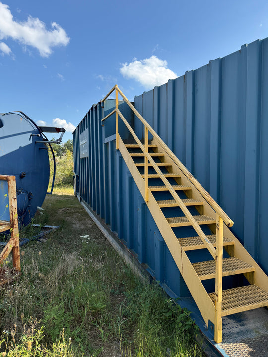 Sabre Side Stair Frac Tank (611)