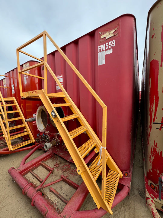 Dragon Flat Roof Frac Tank with Internal Manifold *RED* (21,000 gal.) (FM559)