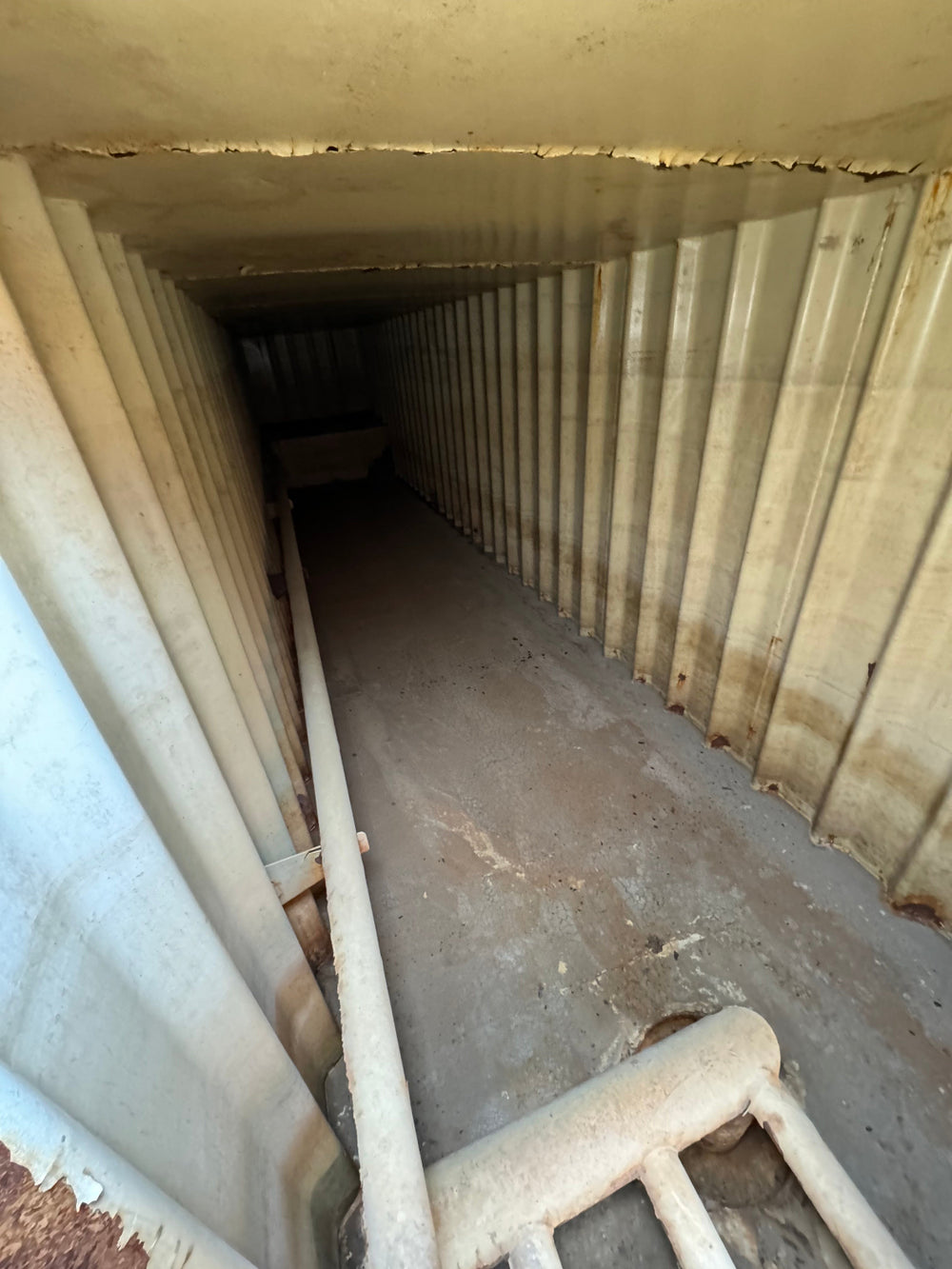 Dragon Flat Roof Frac Tank with Internal Manifold *RED* (21,000 gal.) (FM559)