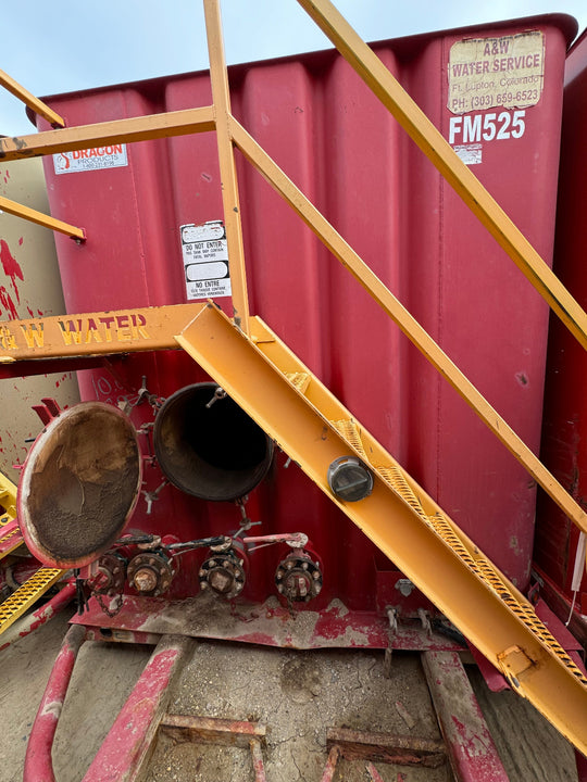 Dragon Flat Roof Frac Tank with Internal Manifold *RED* (21,000 gal.) (FM525)