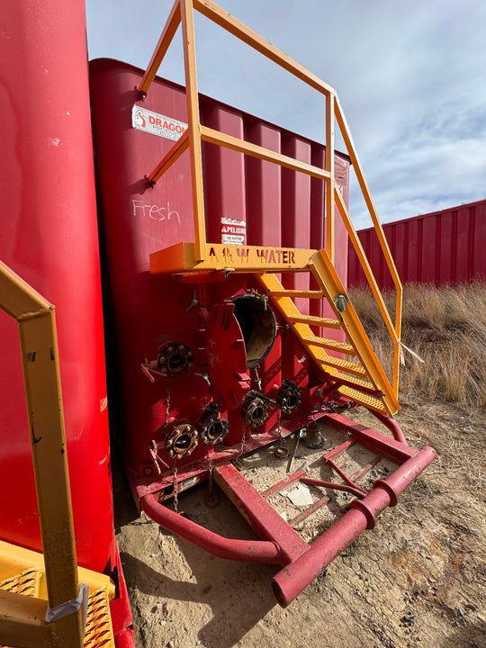 Dragon Flat Roof Frac Tank with Internal Manifold *RED* (21,000 gal.) (FM561)