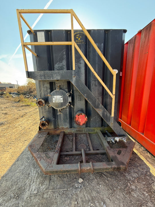 *BLACK* Salty's Flat Top Frac Tank with Internal Manifold