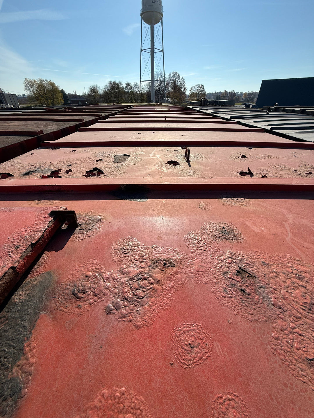 Dragon Flat Roof Frac Tank with External Manifold *RED* (21,000 gal.)