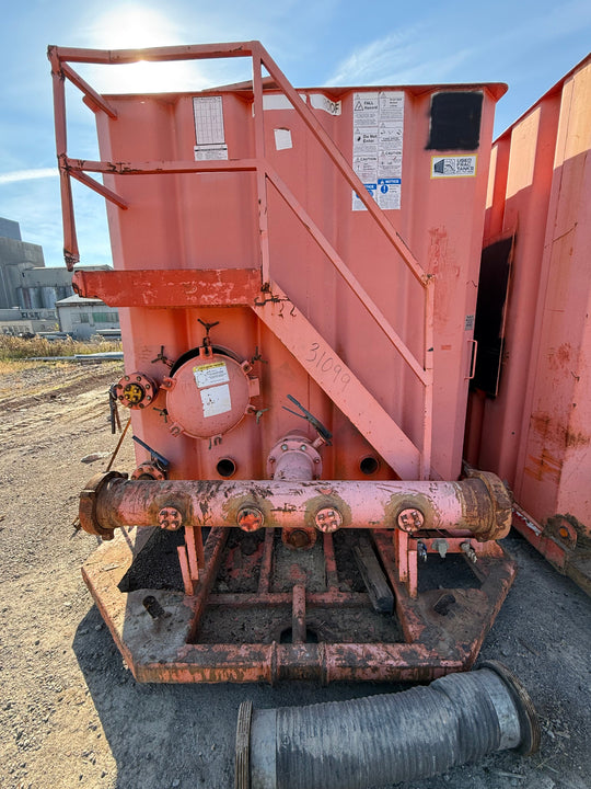 Salty's Flat Top Frac Tank with External Manifold *RED* (21,000 gal.) (31099)