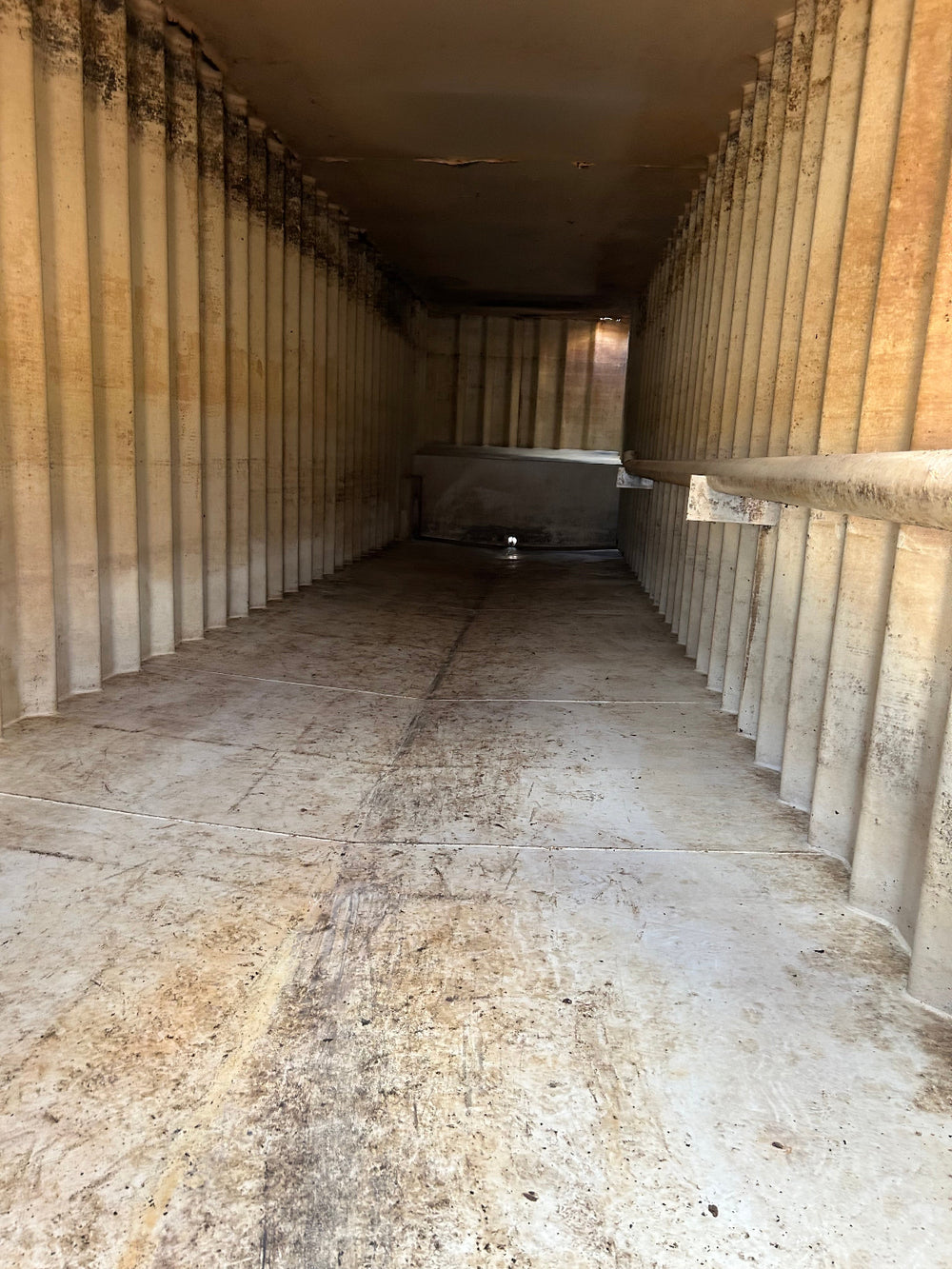 Interior of Wichita flat top frac tank #071264 vapor tight