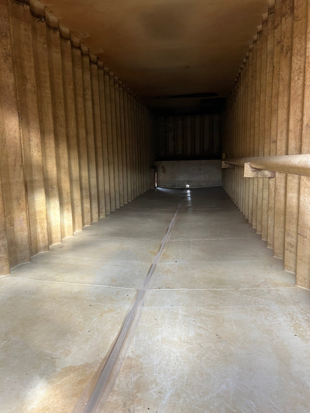 Interior of Wichita flat top frac tank #071293 vapor tight