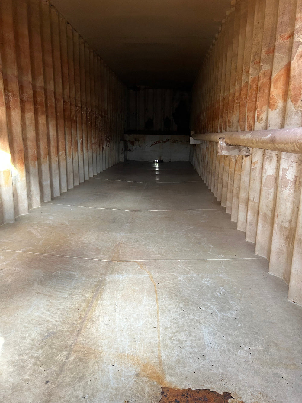 Interior of wichita flat top frac tank #071365 vapor tight