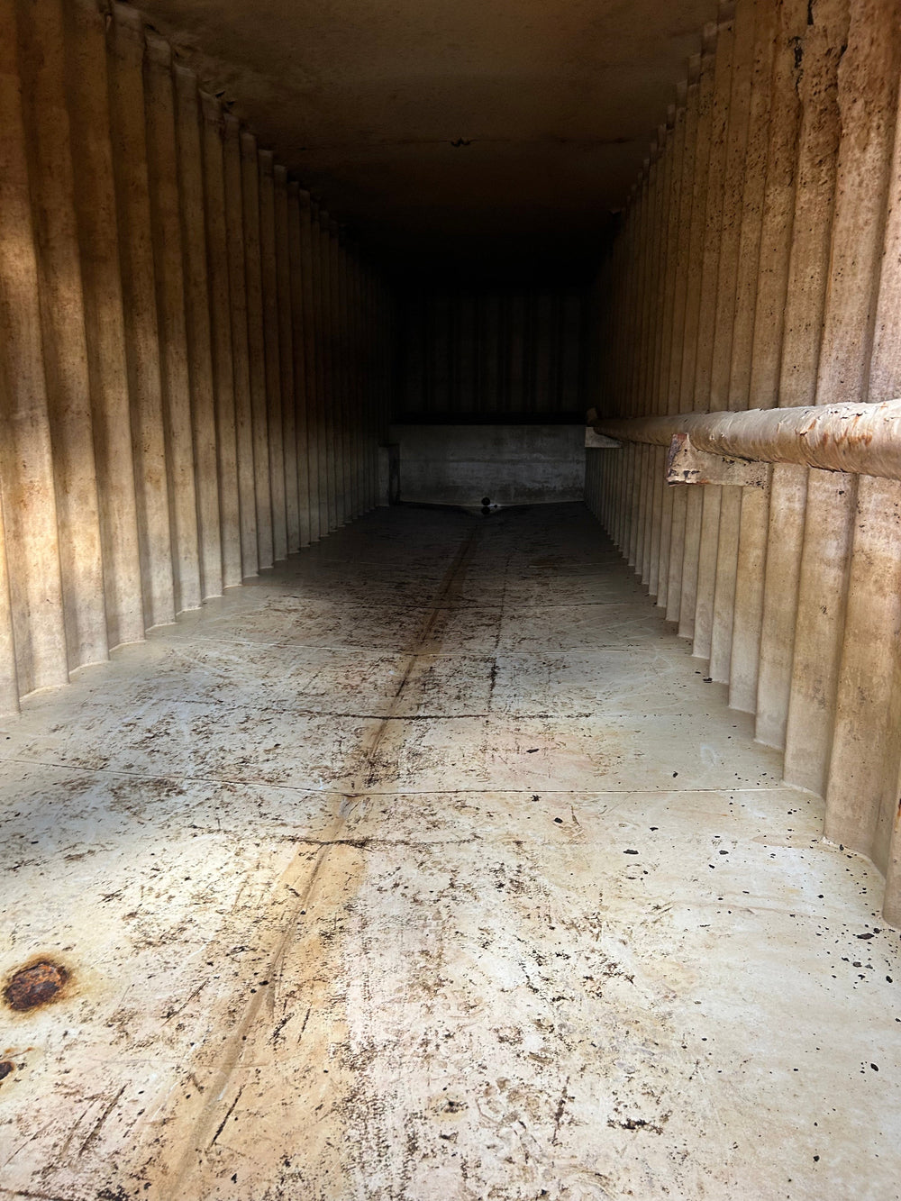 Interior of Wichita flat top frac tank #07137