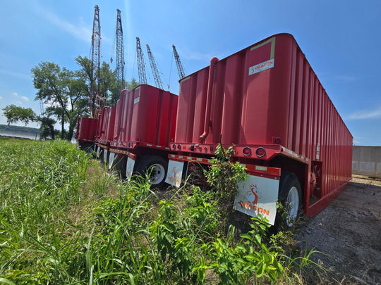 Rear of Dragon flat roof frac tank #FM1073