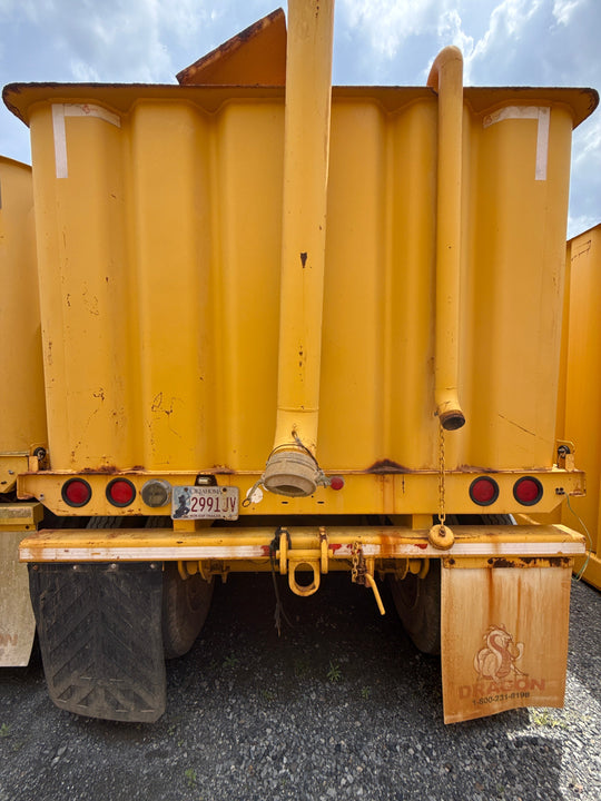 Rear view of Dragon flat top frac tank #GP54515