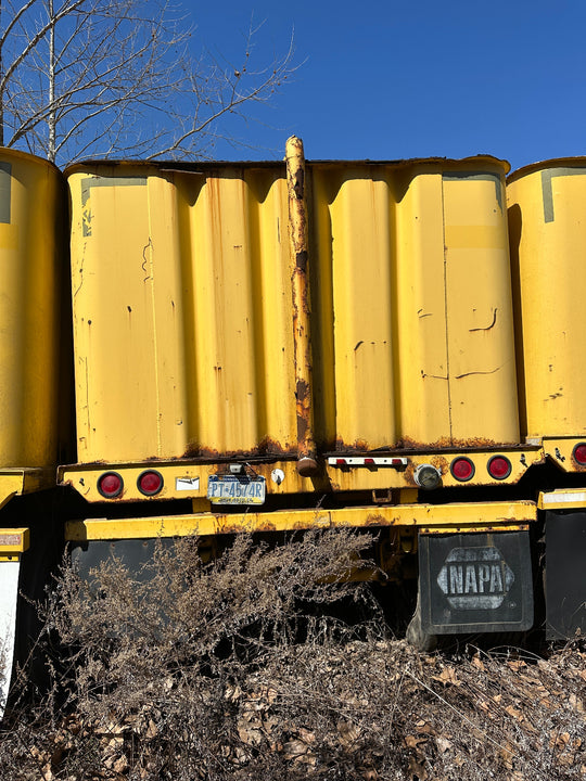 Rear view of the yellow Wichita 21,000 gallon frac tank #0760295