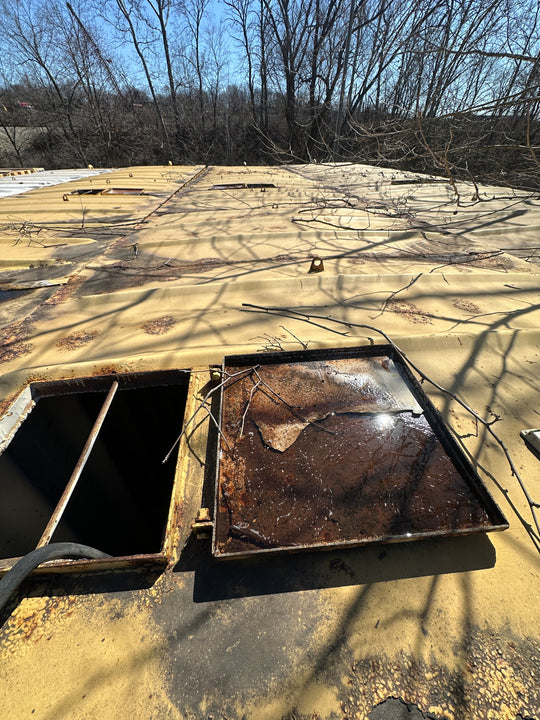 Top view of yellow Dragon 21,000 gallon frac tank #GP53125