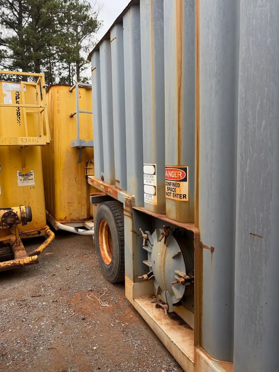 Dragon Flat Roof Fiberglass Lined Frac Tank (GP90056)